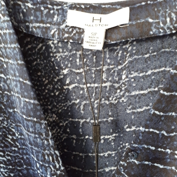 h by  Halston  V-Neck Crossover  Dress - Picture 6 of 10